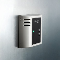Posición control remoto en pared ambiente Estufa de Pellets FERROLI AVANA N