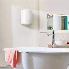 Su formato Slim de tan solo 39 cm de diámetro permite instalarlo fácilmente en espacios reducidos, como armarios o rincones estrechos, sin renunciar a la potencia ni a la comodidad. Gracias a su instalación mural vertical y a su diseño cilíndrico moderno y discreto, el Tronic 2000 T Slim encaja perfectamente en cualquier tipo de vivienda, desde apartamentos pequeños hasta segundas residencias.