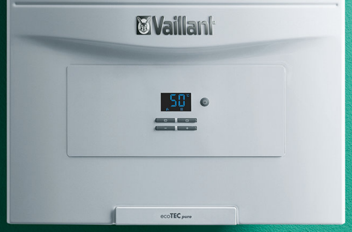 Display digital moderno e intuitivo El nuevo panel frontal con pantalla retroiluminada azul facilita la lectura de parámetros, temperaturas y códigos de error. Su manejo es simple y ha sido desarrollado conjuntamente con técnicos y usuarios finales para garantizar la mejor experiencia.