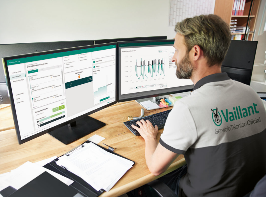 Tranquilidad garantizada Con el respaldo del Servicio Técnico Oficial de Vaillant, tendrás cobertura completa las 24 horas del día, los 7 días de la semana. Hasta 15 años de protección total: piezas, mano de obra y desplazamientos incluidos. Y si surge cualquier problema, se puede diagnosticar incluso a distancia. Así es como Vaillant cuida tu hogar.
